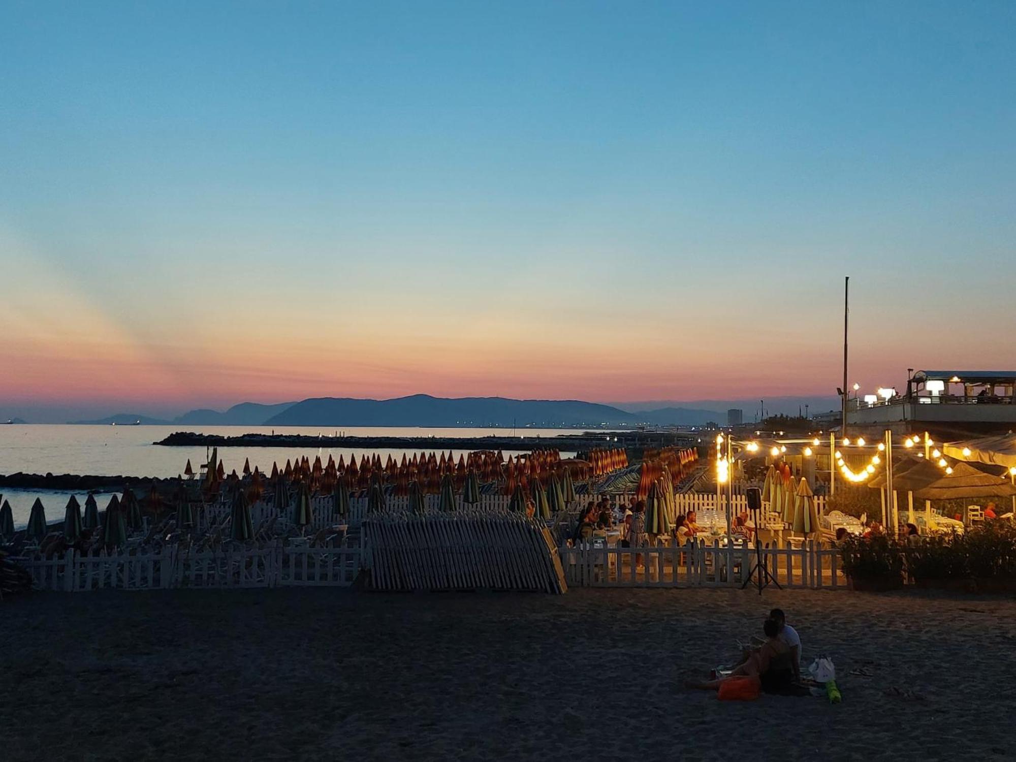 Appartamento Al Mare Di Liguria E Toscana Marina di Massa Exterior foto